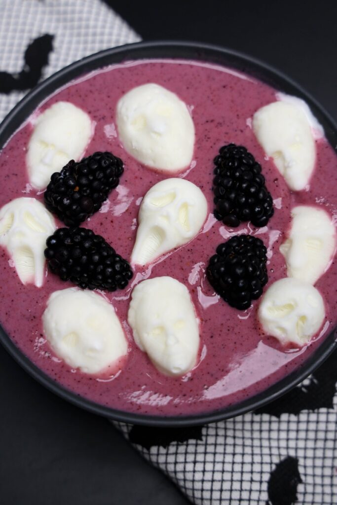 Berry Slasher Smoothie Bowl