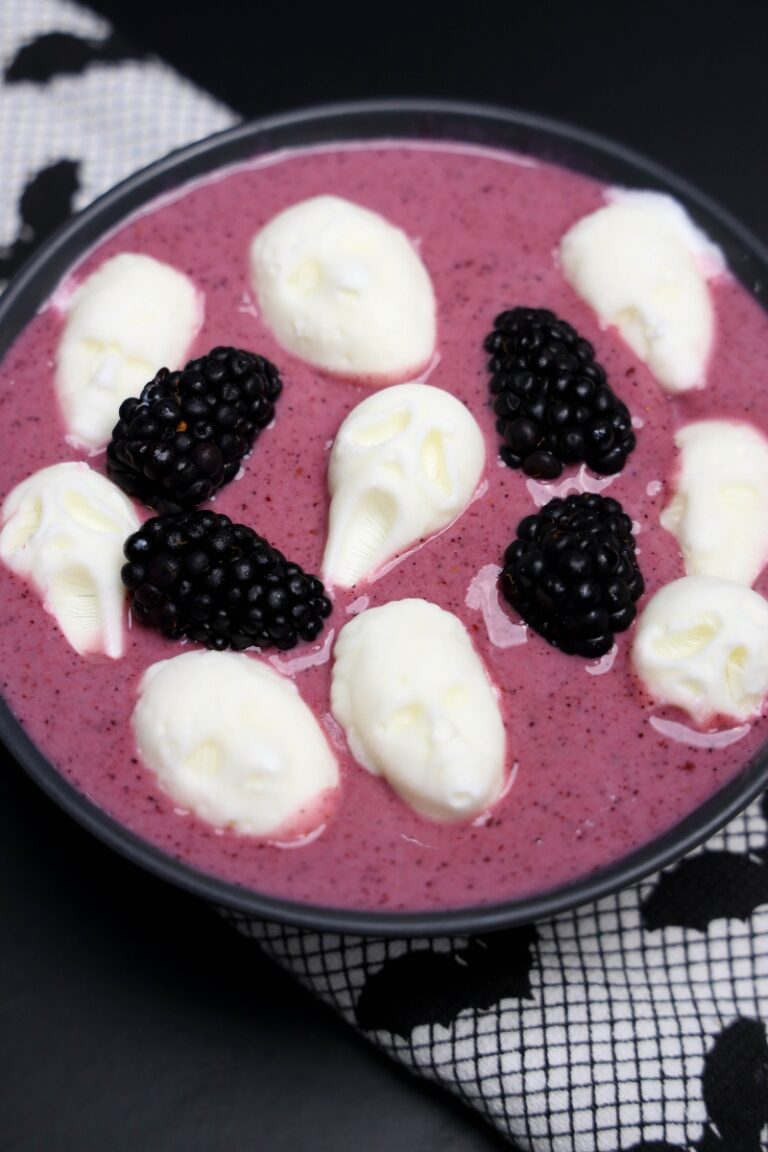 Berry Slasher Smoothie Bowl